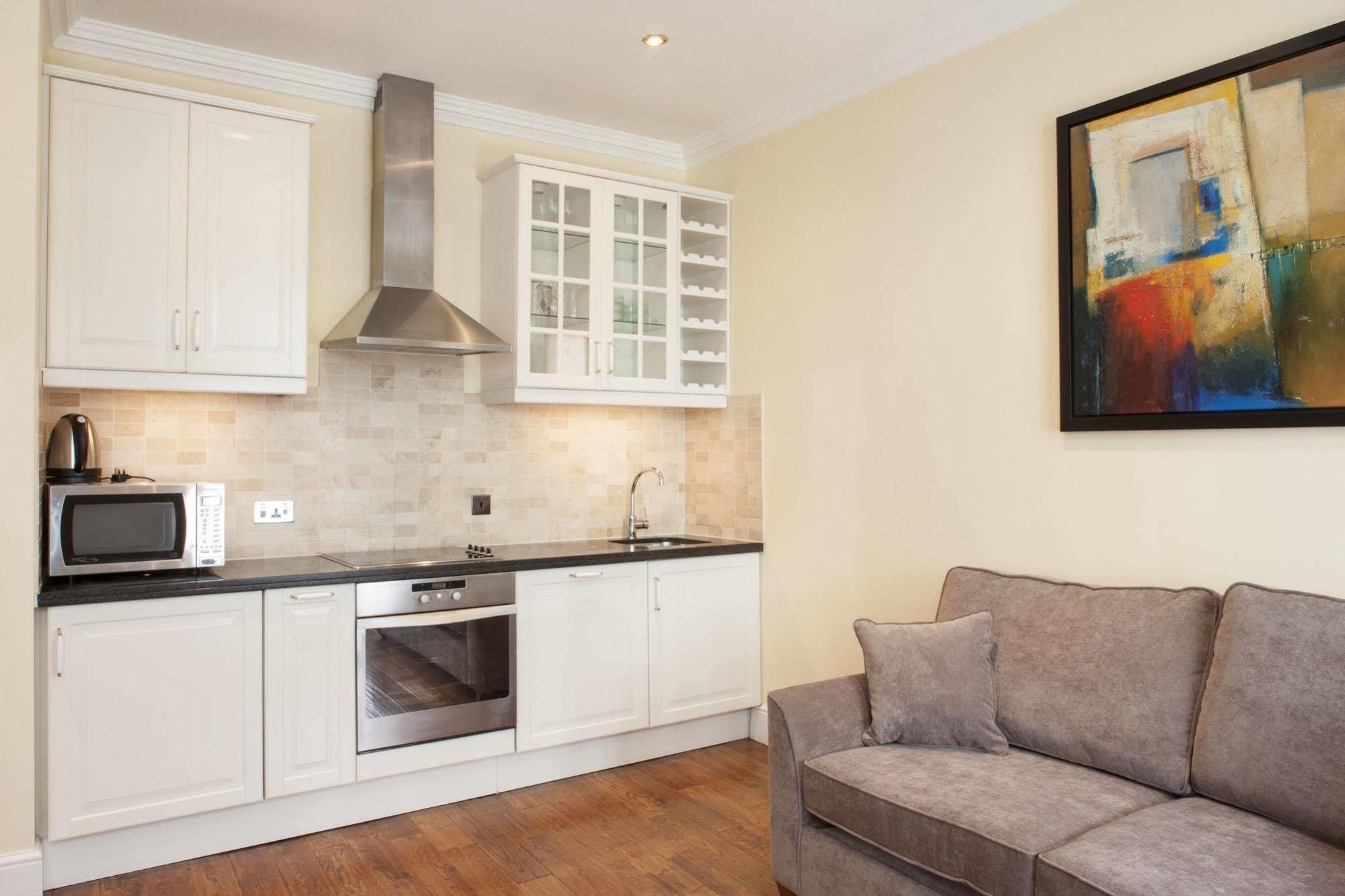 Piccadilly Circus Apartments Londen Buitenkant foto