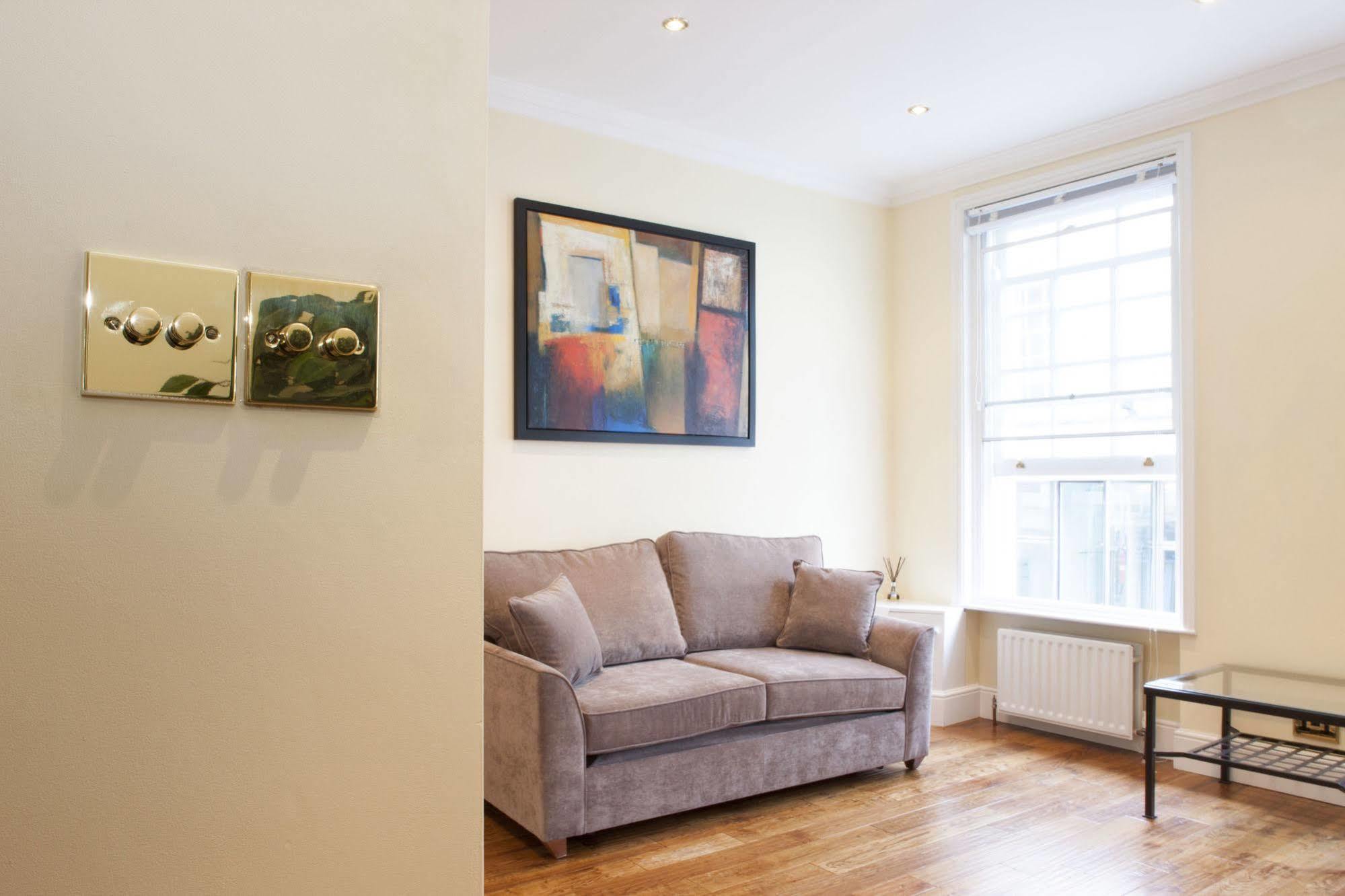 Piccadilly Circus Apartments Londen Buitenkant foto