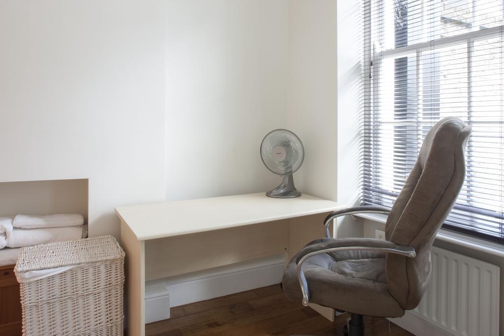 Piccadilly Circus Apartments Londen Kamer foto