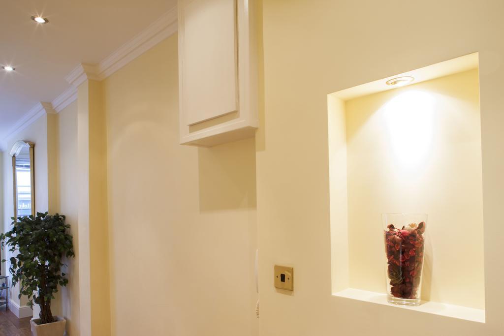Piccadilly Circus Apartments Londen Kamer foto